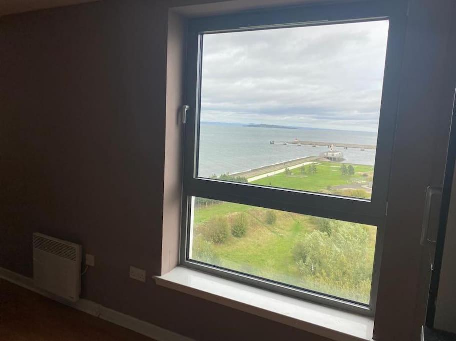 Modern 2 Bed Apartment With Stunning Seaside View Edimburgo Esterno foto